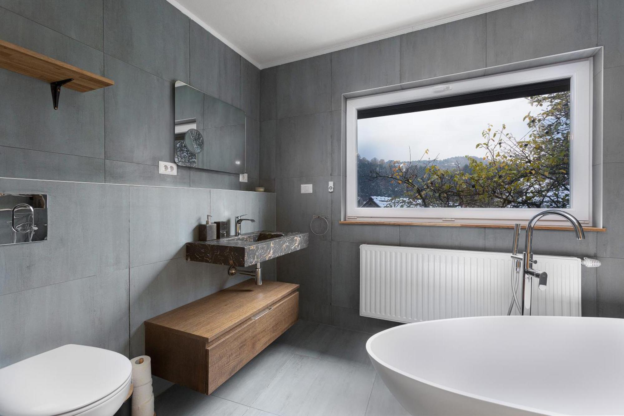 Lagom - Hot Tub Hideout