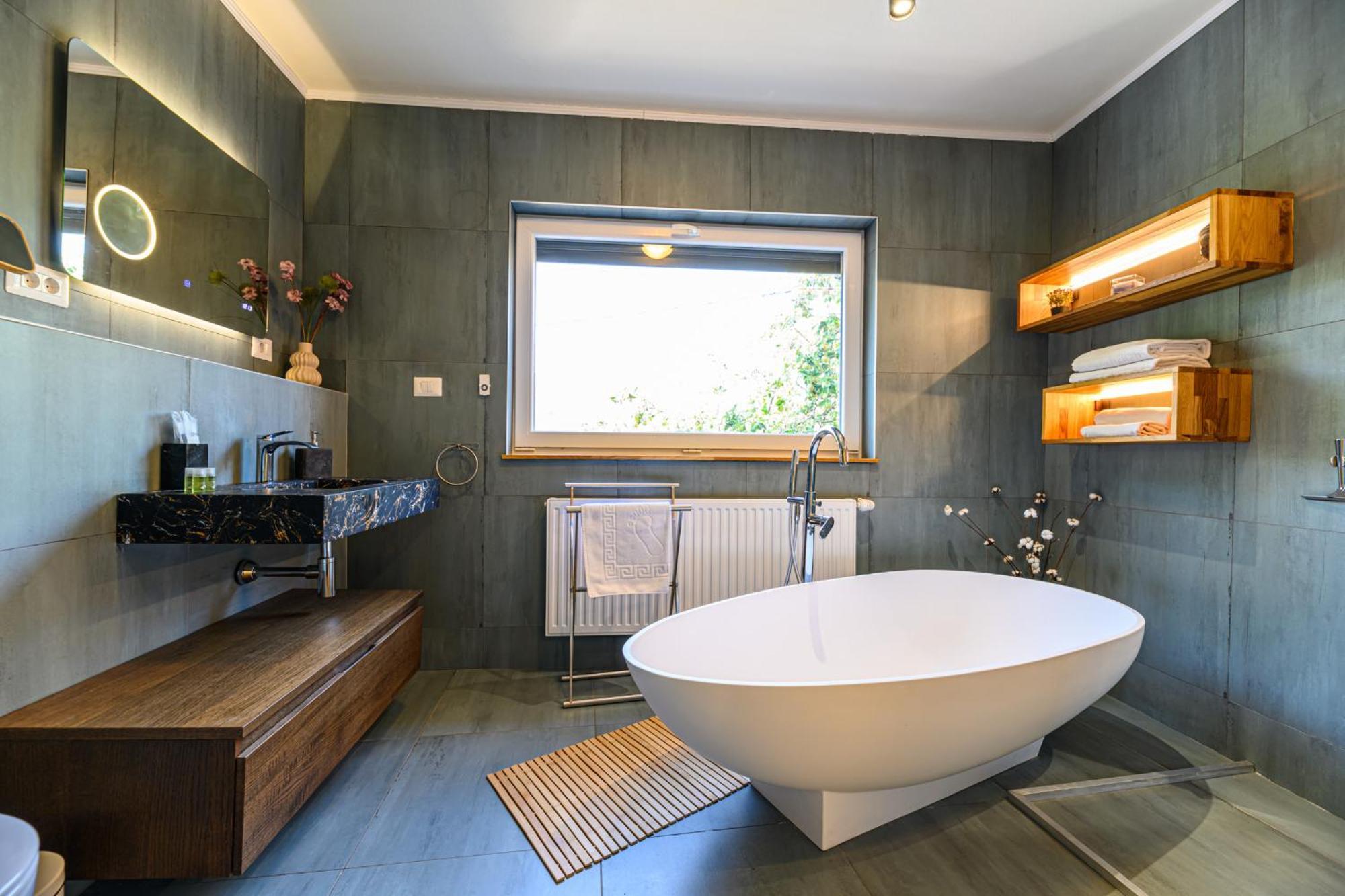 Lagom - Hot Tub Hideout Holiday home *
