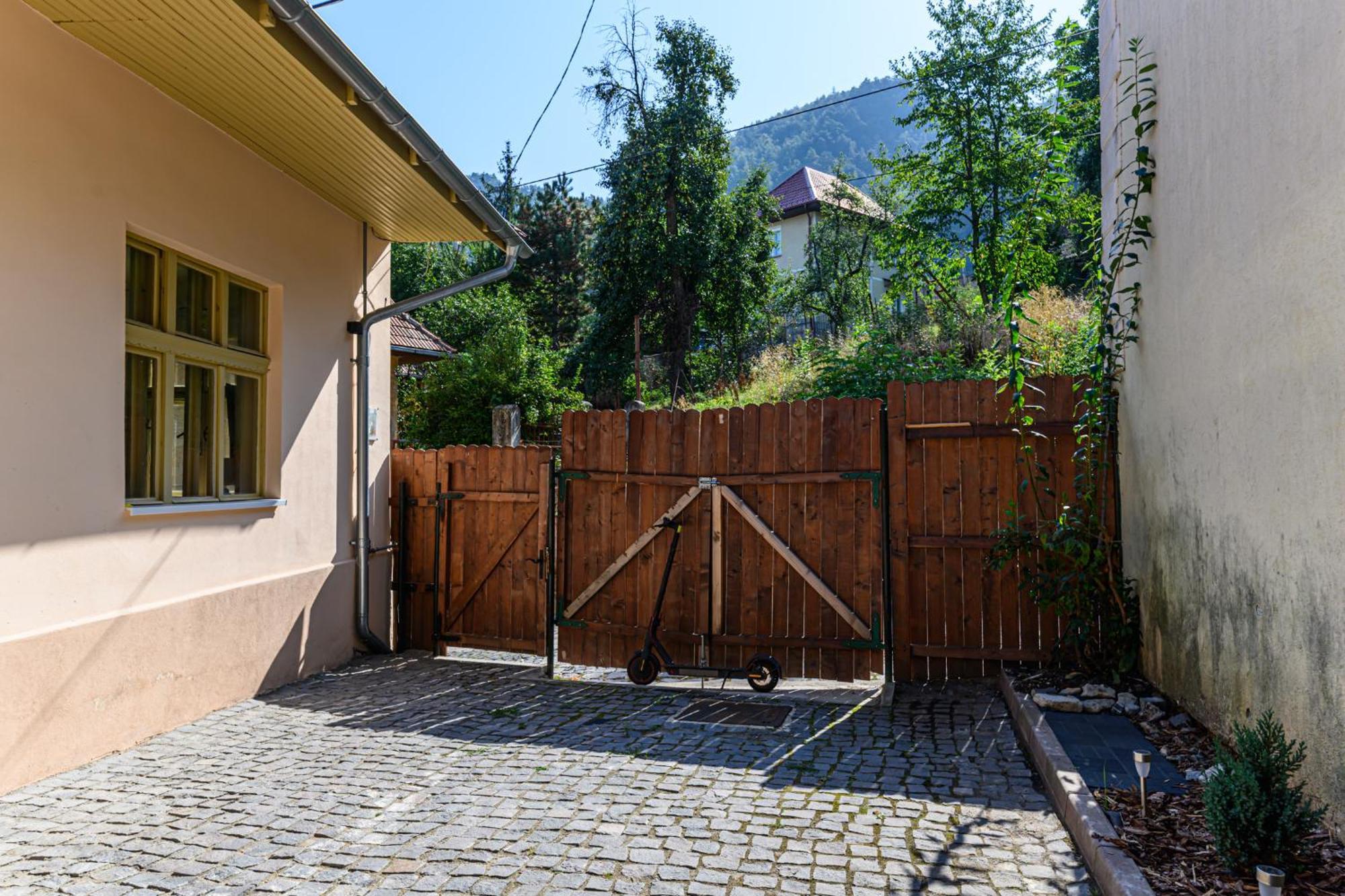 Lagom - Hot Tub Hideout * Brasov