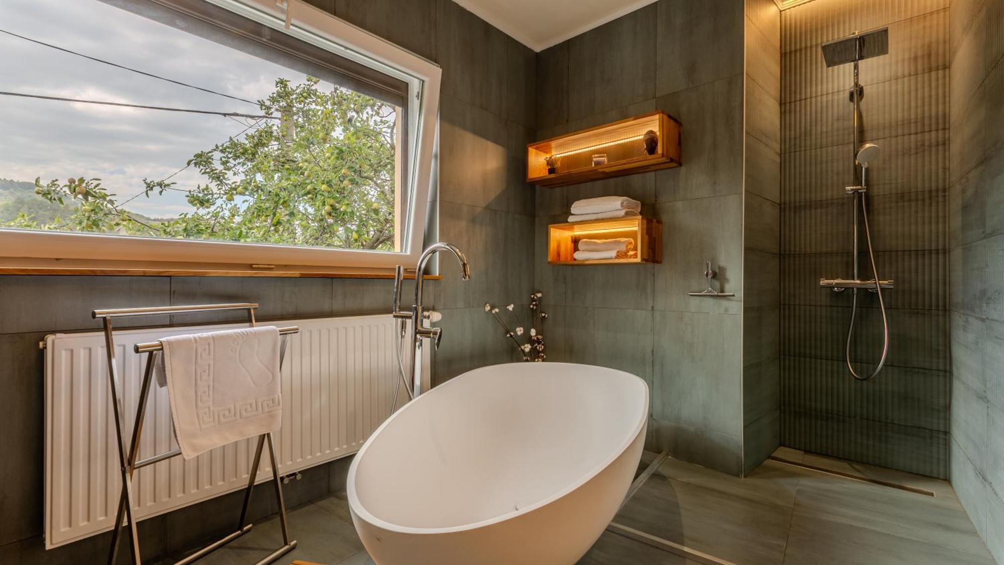 Lagom - Hot Tub Hideout * Brasov