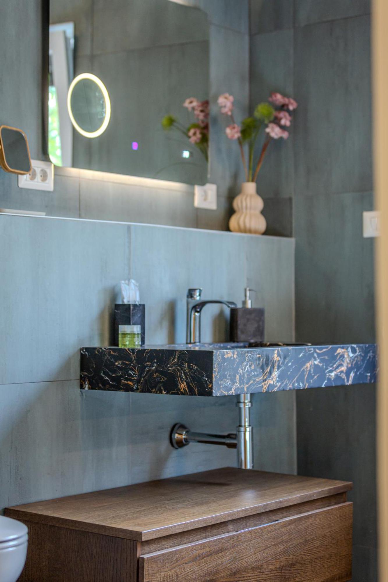 Lagom - Hot Tub Hideout Holiday home